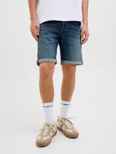 Ladda upp bild till gallerivisning, model_shot-front
