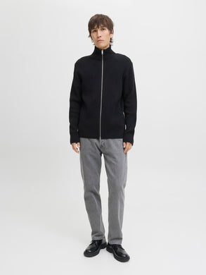 model_shot-front_full