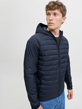 Ladda upp bild till gallerivisning, model_shot-creative

