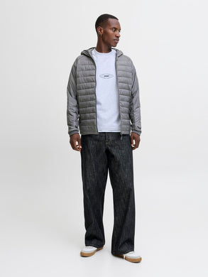 model_shot-front_full