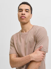 Ladda upp bild till gallerivisning, model_shot-creative
