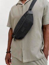Ladda upp bild till gallerivisning, model_shot-front
