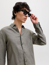 Ladda upp bild till gallerivisning, model_shot-creative
