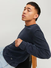 Ladda upp bild till gallerivisning, model_shot-creative
