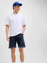 Ladda upp bild till gallerivisning, model_shot-creative
