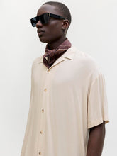 Ladda upp bild till gallerivisning, model_shot-creative
