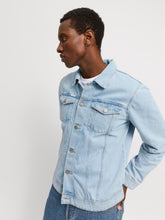 Ladda upp bild till gallerivisning, model_shot-creative
