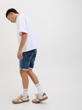 Ladda upp bild till gallerivisning, model_shot-creative
