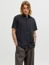 Ladda upp bild till gallerivisning, model_shot-front
