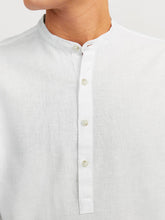 Ladda upp bild till gallerivisning, JJESUMMER Shirts - White

